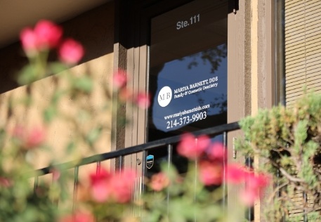 Front entrance of Dallas Texas dental office building