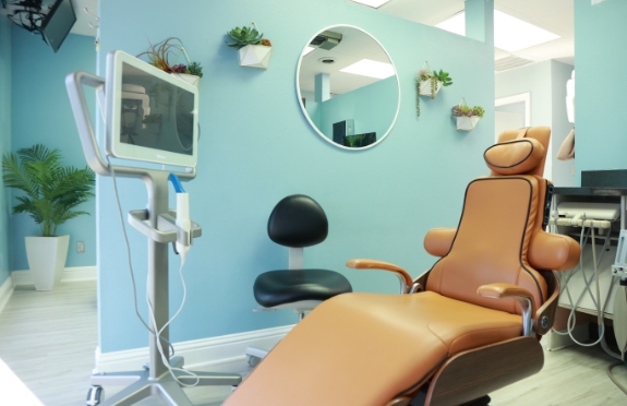 Dental treatment room in Dallas